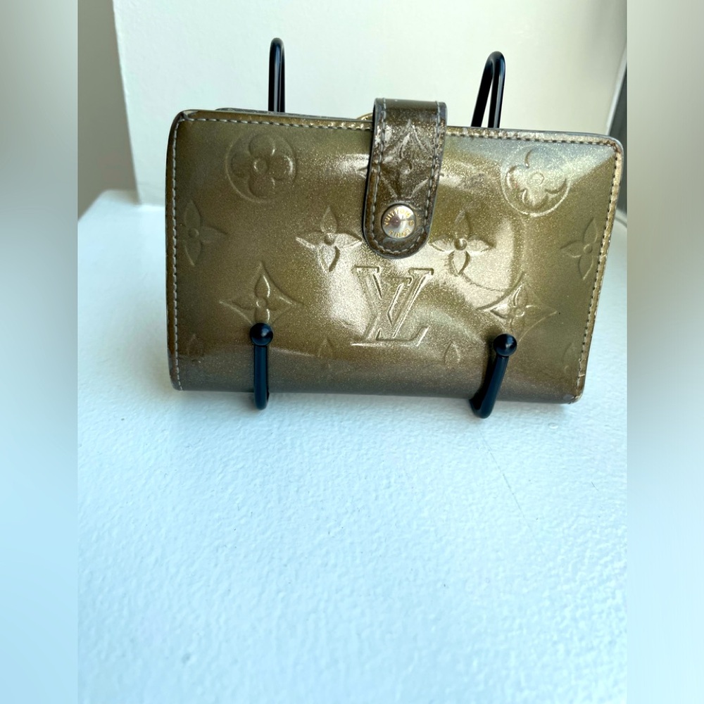 Green LV Vernis kiss lock small wallet